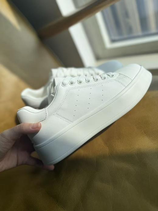 【春款定制真皮小白鞋】3.5cm超轻厚底、一双会呼吸的小白鞋~  进口牛皮里层羊皮 柔软舒适 四季百搭 商品图0