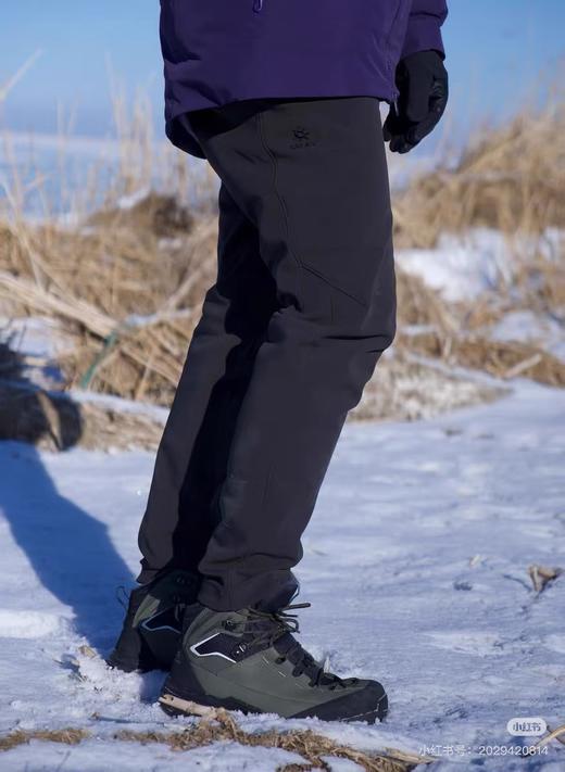 一店d 搞凯乐石雨崩软壳裤 一款专为户外爱好者设计神裤👖
真正的天花板 旗舰级的软壳裤，在耐磨性、透气性和舒适度方面真的没得说 商品图11