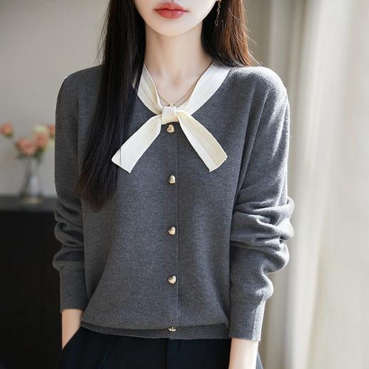 「自」全新升级【铂金会员174/天猫229/差价55】(14351)洛诗琳气质V领蝴蝶结开衫2026春季新款设计感显瘦针织上衣 商品图1