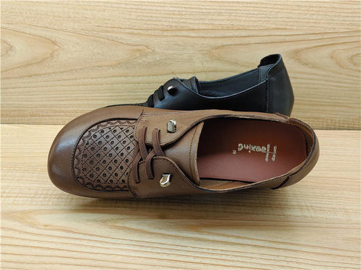 2024年豪行春季新款正品真皮复古休闲舒适中跟系带女单鞋24192675 商品图3