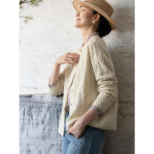 牧衣游原创 纯羊毛毛织短外套蓬松柔软保暖白色百搭毛织开衫 致卜 商品图3