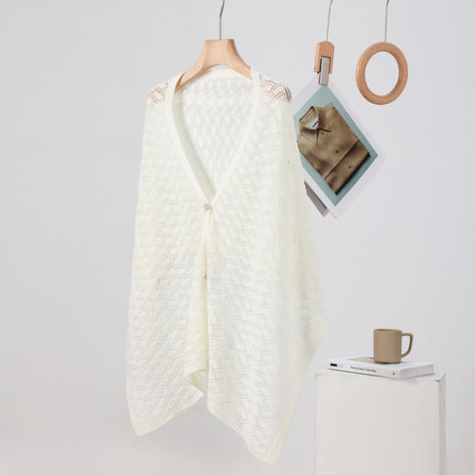 三彩2026新款镂空针织披肩外搭牛角扣门襟轻通勤松弛廓形氛围逛街 商品图2