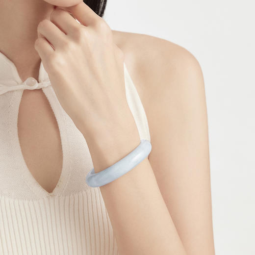 K62768-A-X052K00005601 周大福CHOW TAI FOOK 珠宝经典简约气质玉手镯翡翠玉镯多圈口女款 53mm 商品图3