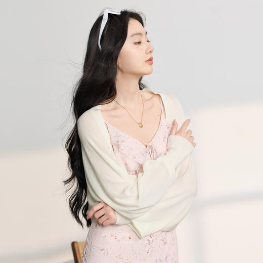 【100莱赛尔】三彩2026新款奶白连袖针织披肩外搭休闲轻薄简约女 商品图1