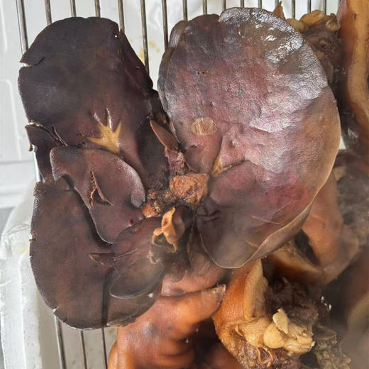 黑猪卤猪肉系列| 村里杀的黑猪制作而成，猪蹄，猪皮，猪头肉，各种内脏，香而不腻，加了一点盐，不是很咸，会有黑色毛根，介意慎拍⭐️顺丰快递 商品图3