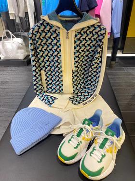 G家新款秋冬女士提花针织带帽外套来了！市场高品质❗️客供定制对版混涤配美丽诺羊毛纱线，客供高品质辅料，高密度提花针织更有质感，拉链带帽设计显得很乖，有微微的垂感上身肩背特别纤薄！