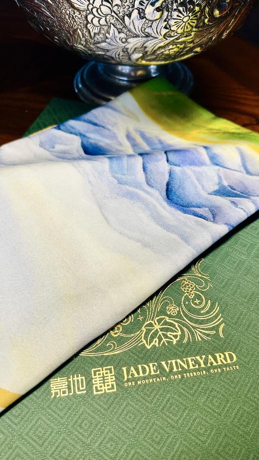 嘉地酒园锦绣河山丝巾真丝材质优雅百搭手工卷边双面印花 商品图3