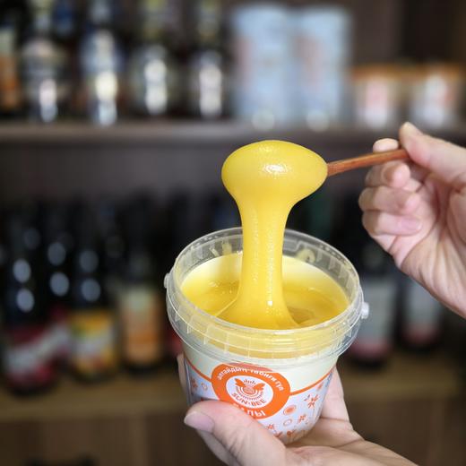 【地道好味 | 哈萨克斯坦向日葵蜂蜜】颜色金黄，味道甘甜适中，质地浓稠，吃法多种多样，家中四季常备~ 商品图0