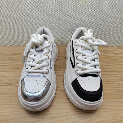 2024豪行秋冬新款24382135真皮运动休闲低跟女鞋单鞋皮鞋 商品图0