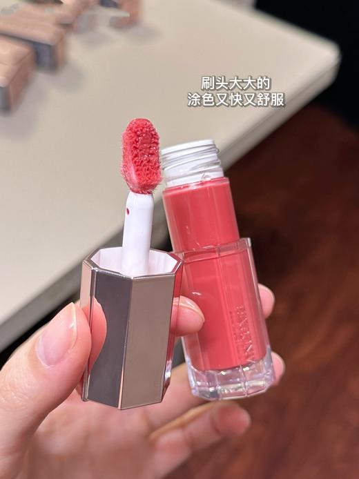 【特供深圳南通市场，代购集散地】兰蔻 是我爆汁丰唇蜜 一涂嘴唇立马QQ弹，是非常juicy的果冻唇效果 而且颜色都好清透，不会太浓 很有淡颜氛围～又能恰好遮盖住唇色！ 商品图1
