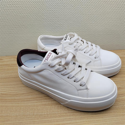 2024豪行秋冬新款24369621真皮运动休闲低跟女鞋单鞋板鞋 商品图0