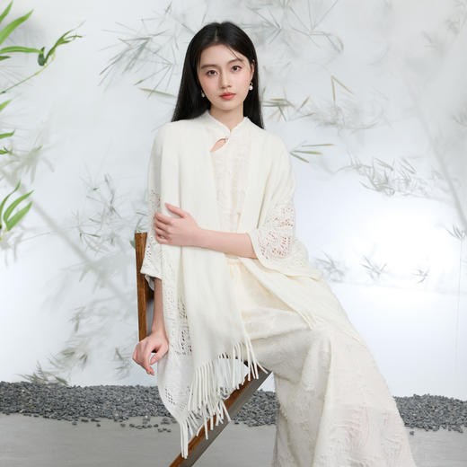 三彩2026新款国风镂空流苏针织披肩外搭米白茶会禅意氛围感雅致女 商品图2