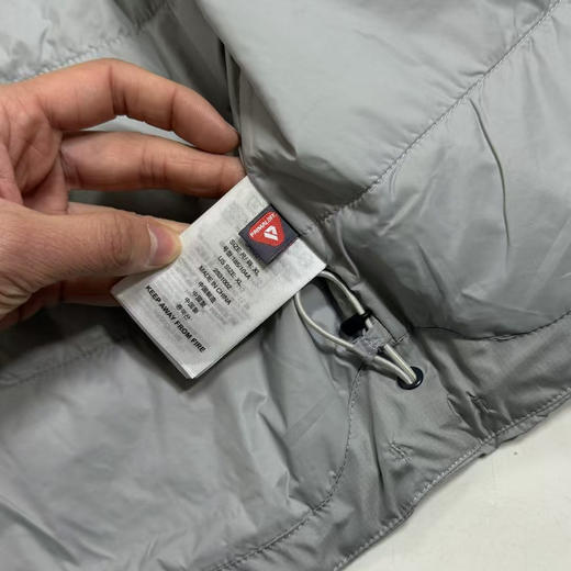 Haglofs火柴棍Primaloft Jacket男女同款保暖轻量可压缩棉服外套
灰色XL XXL 黑色M XL 商品图13