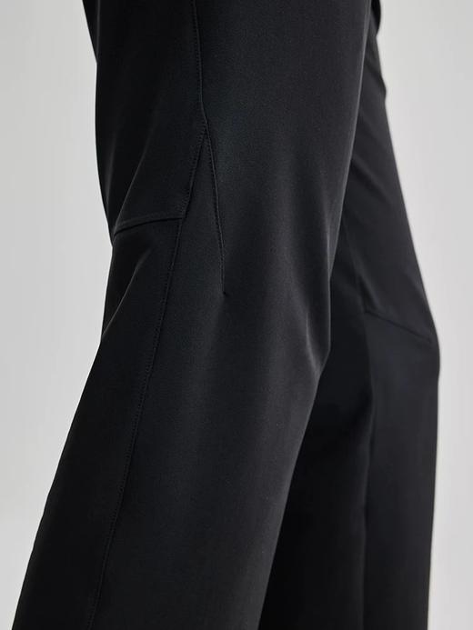 一店d 搞凯乐石雨崩软壳裤 一款专为户外爱好者设计神裤👖
真正的天花板 旗舰级的软壳裤，在耐磨性、透气性和舒适度方面真的没得说 商品图7