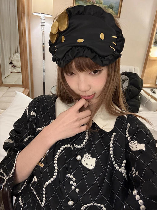 宋雨琦同款！官网599 野兽×HelloKitty联名春款小香风天丝棉家居服套装 经典黑底配菱格奶白珍珠项链KT印花 慵懒显贵 商品图5