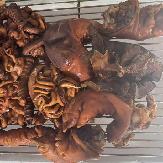 黑猪卤猪肉系列| 村里杀的黑猪制作而成，猪蹄，猪皮，猪头肉，各种内脏，香而不腻，加了一点盐，不是很咸，会有黑色毛根，介意慎拍⭐️顺丰快递 商品图6