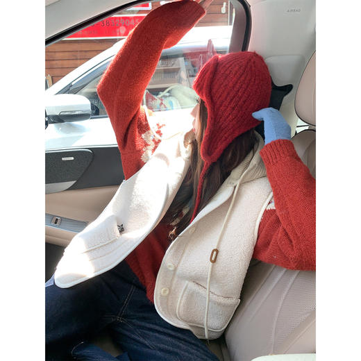 <曾小咸推荐>2.27现货秒杀 ！微信超特价！韩系叠穿连帽羊羔毛马甲 日常209.99 立减110 秒杀99.99！！红色提花费尔岛针织衫毛衣 秒杀89.99！ 商品图2