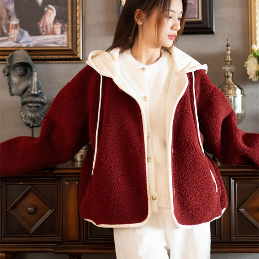 LONGNVFAIR车厘子红羊羔绒外套，藏着一抹热红酒的醇厚，衬得气色透亮，年底贵气战衣（3-7天发货）【G】 商品图10