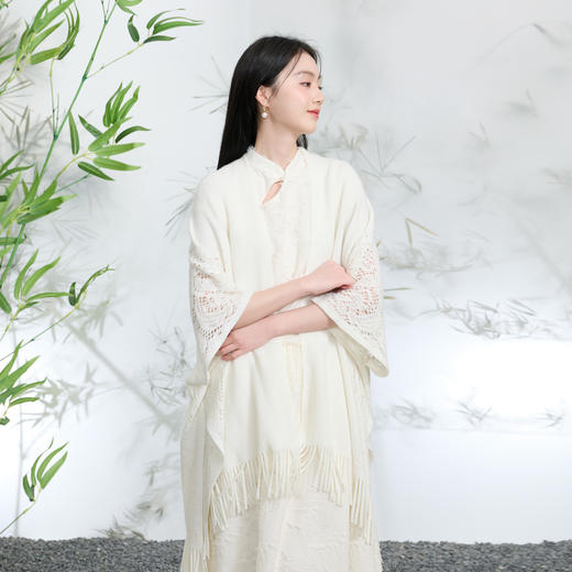 三彩2026新款国风镂空流苏针织披肩外搭米白茶会禅意氛围感雅致女 商品图1