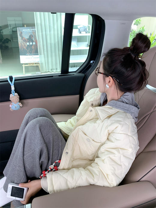 <曾小咸推荐>2.4现货秒杀 ！微信超特价！翻领菱格薄棉外套 日常259.99 立减110 秒杀149.99！！ 商品图3