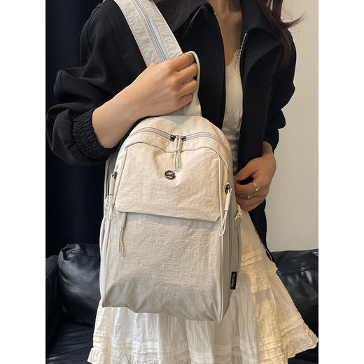 双肩包超轻2026新款高级感小众尼龙帆布上班通勤旅行背包小型轻便 商品图3