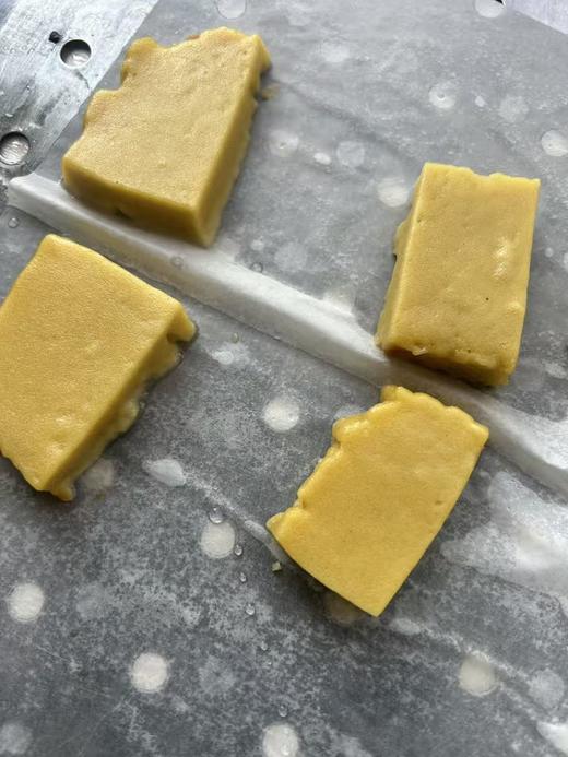 大黄米沙棘年糕 500g      切记！切记！切记！无需解冻，直接上锅蒸透变软即可。 商品图2