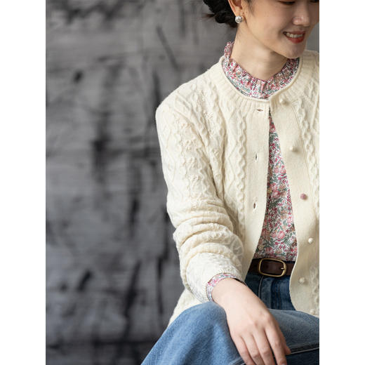 牧衣游原创 纯羊毛毛织短外套蓬松柔软保暖白色百搭毛织开衫 致卜 商品图2