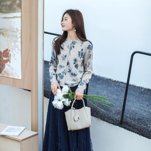 【林栖设计小店】（现货）花颜芳华|绵羊毛优雅多色印花2026春新款修身毛织外套G1961388 商品图7