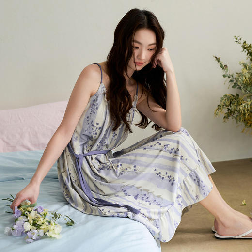 芬腾【带胸垫】防凸点睡裙女夏季新款莫代尔碎花性感吊带裙外穿休闲 商品图1