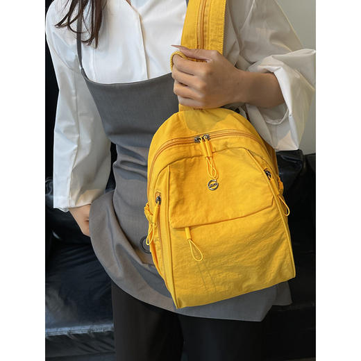 双肩包超轻2026新款高级感小众尼龙帆布上班通勤旅行背包小型轻便 商品图1