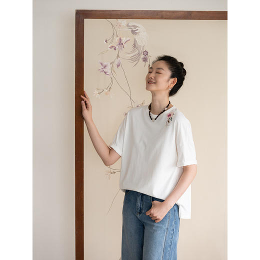 牧衣游原创20支手工刺绣棉质T恤宽松圆领纯色简约百搭短袖 迎春乐 商品图3