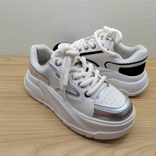 2024豪行秋冬新款24382135真皮运动休闲低跟女鞋单鞋皮鞋 商品图1