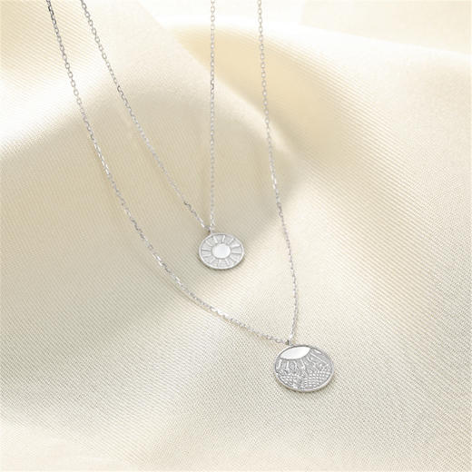 XQS30000015SX38J0000 潮宏基CHJ 向阳而生银项链双层项链镂空圆牌项链925银 商品图1