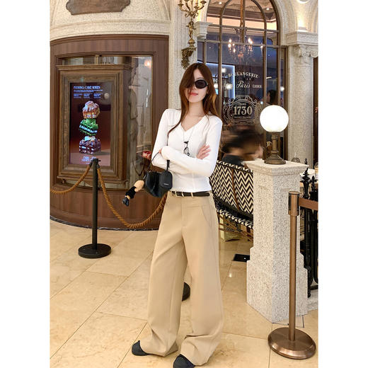 <曾小咸推荐> 2.26 现货秒杀 ！微信超特价！2色v领长袖t恤 日常109.99 立减50 秒杀59.99！！复古卡其色高腰直筒休闲裤  秒杀129.99！ 商品图4