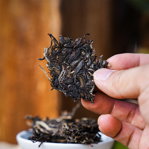 未染十里香，难知普洱韵！2023年【香飘十里】以三年转化沉淀，解锁普洱生茶的高香密码！200g/罐 商品图2