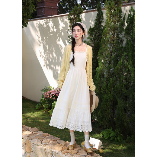 鹿向南「山茶漫记」米白色方领吊带连衣裙女春高腰显瘦巨好看长裙 商品图3