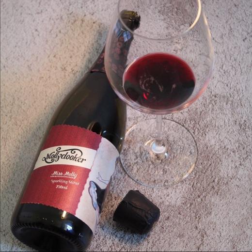 澳洲膜拜庄出品！梅利小姐西拉气泡红酒 Miss Molly Sparkling Shiraz 2023 商品图2