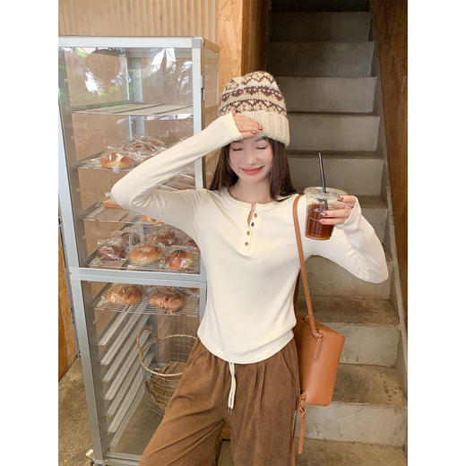 <曾小咸推荐>2.21现货秒杀 ！微信超特价！2色韩系长袖打底衫 日常129.99 立减70 秒杀59.99！！外套 秒杀179.99！！ 商品图1