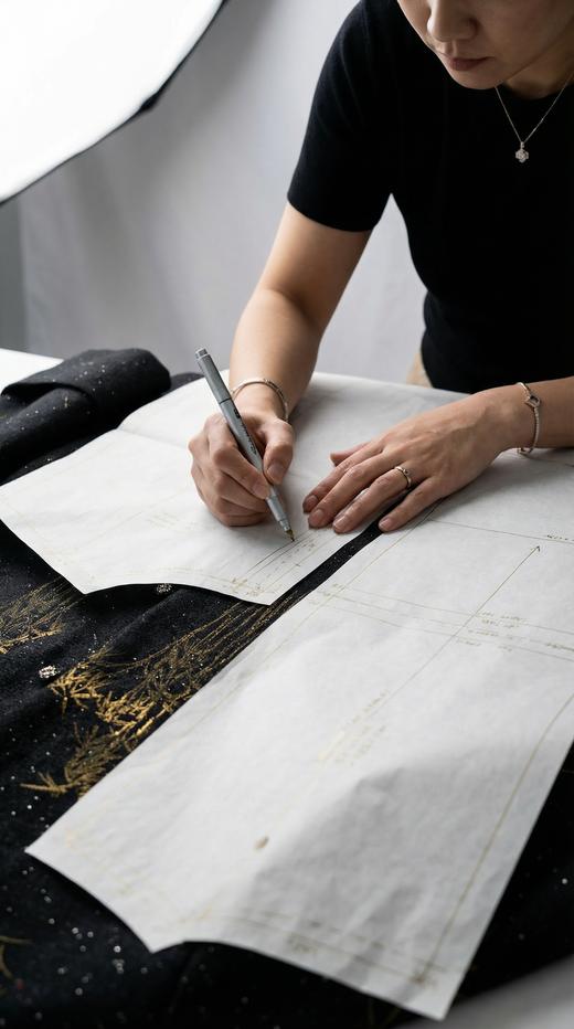 HN 玉兰花口宽翻边风衣 商品图8