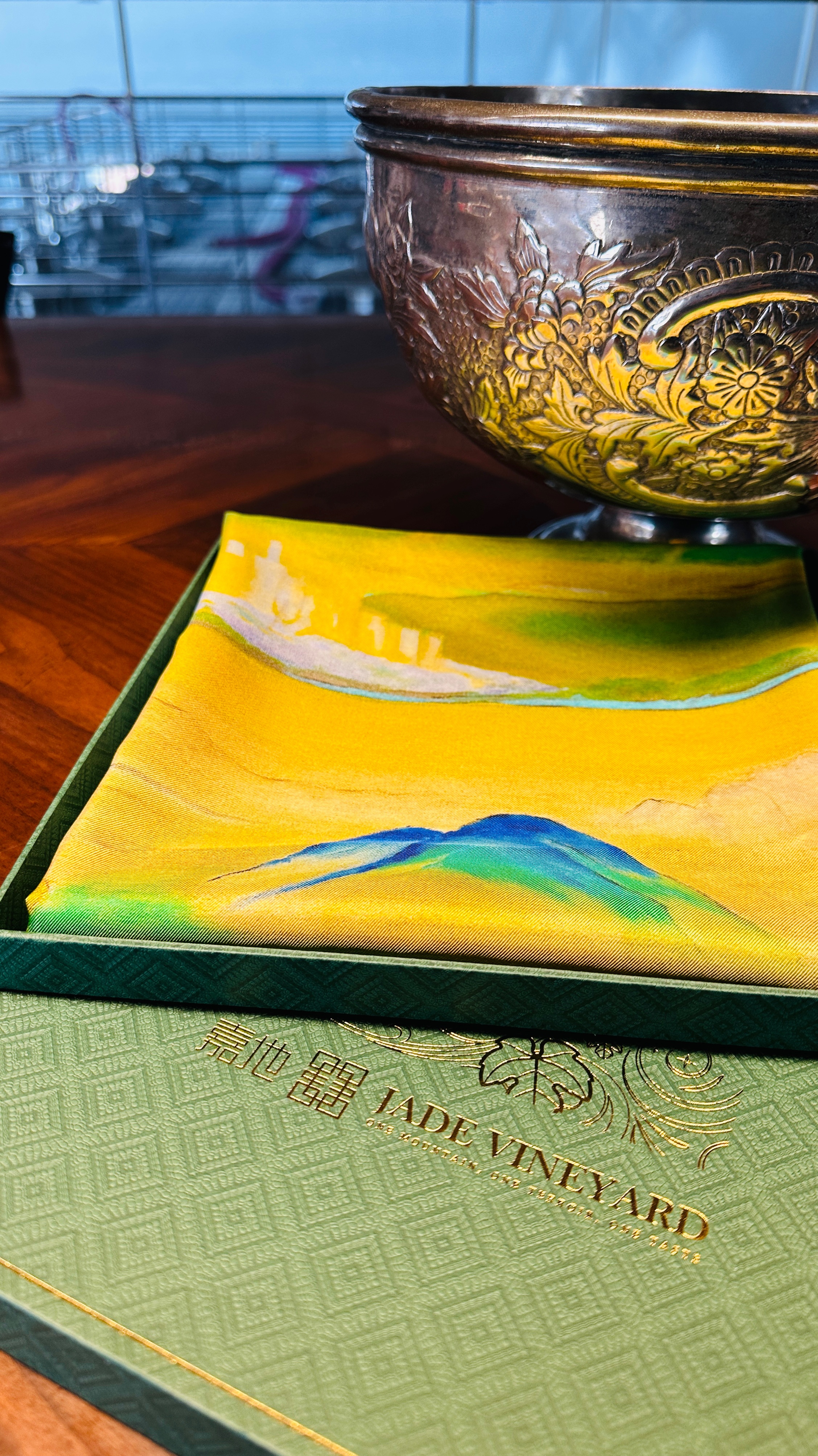 嘉地酒园锦绣河山丝巾真丝材质优雅百搭手工卷边双面印花