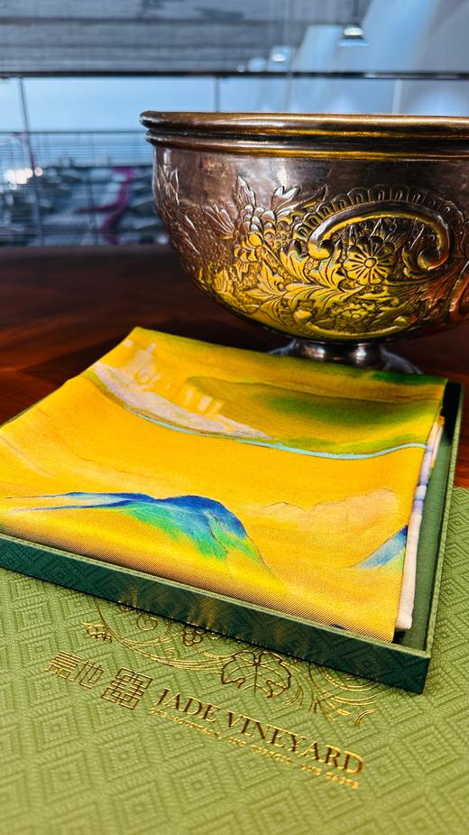 嘉地酒园锦绣河山丝巾真丝材质优雅百搭手工卷边双面印花 商品图2