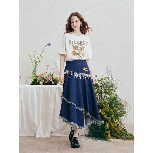 两三事梵高文艺记忆微甜2026春季新款绣花流苏装饰毛边牛仔半身裙 商品图1