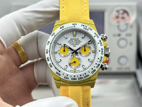Noob official➕ Factory ROLEX宇宙计时迪通拿系列之碳纤维定制版，腕表不仅佩戴轻便，外表坚硬。且每一只腕表都拥有独一无二的碳纤花纹材质❕❕❕