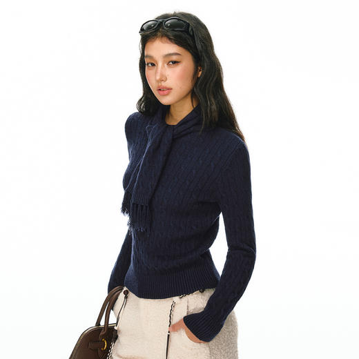Ariseism 美式复古设计感 藏青色带围巾绞花针织衫女春季新款上衣 商品图2