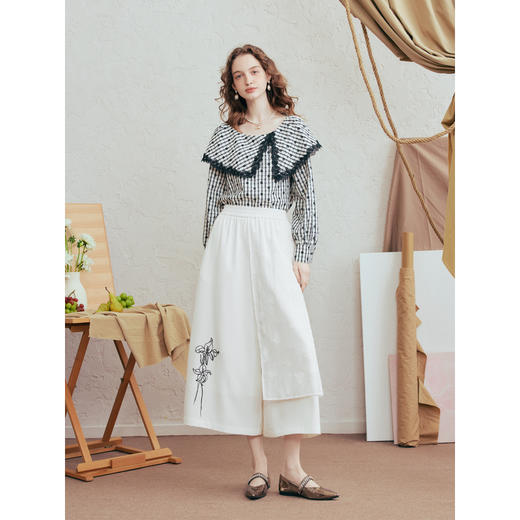 两三事 半夏山风 2026春季新款复古蕾丝拼接刺绣阔腿裤女休闲裤 商品图2