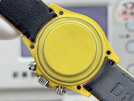 Noob official➕ Factory ROLEX宇宙计时迪通拿系列之碳纤维定制版，腕表不仅佩戴轻便，外表坚硬。且每一只腕表都拥有独一无二的碳纤花纹材质❕❕❕ 商品图5