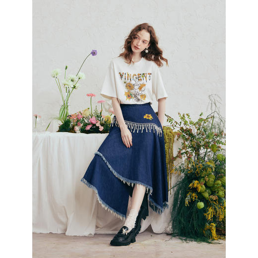 两三事梵高文艺星夜巡游2026春季新款休闲绣花印花纯棉短袖t恤女 商品图3