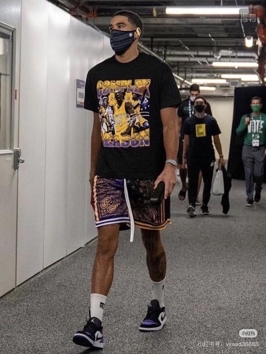 一店d 𝐀𝐢𝐫 𝐉𝐨𝐫𝐝𝐚𝐧 𝟏准备好蹲
26年第一波乔丹低帮必须安排
一共9个配色 基本上全部是刚刚发售的新色还有CNY马年限定帅疯了！经典元年也有安排 每个颜色都很绝 商品图9