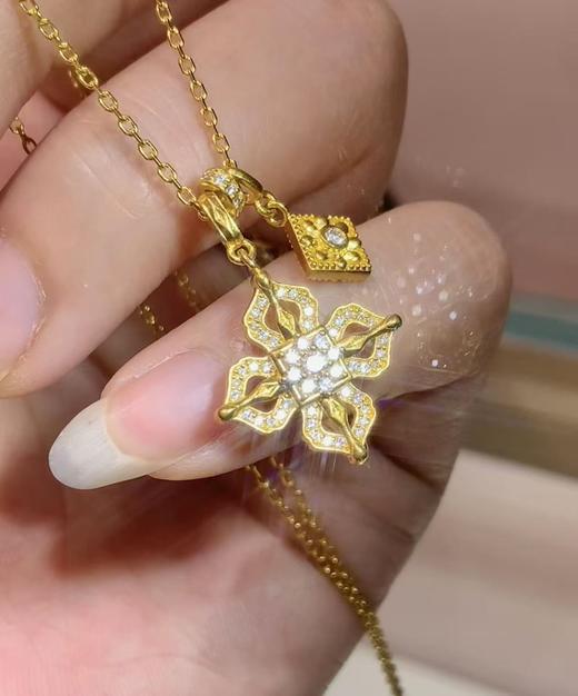 周大福传承系列足金镶嵌钻石 商品图1