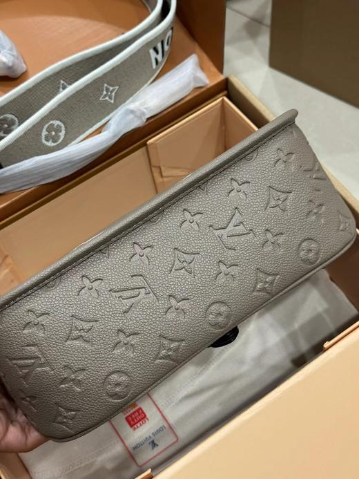 F020501大象灰老花法棍包翻盖休闲腋下斜挎单肩包 商品图7